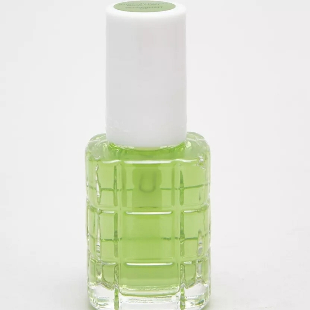 L’Oréal Paris Strengthening Base Coat Peppermint Oil